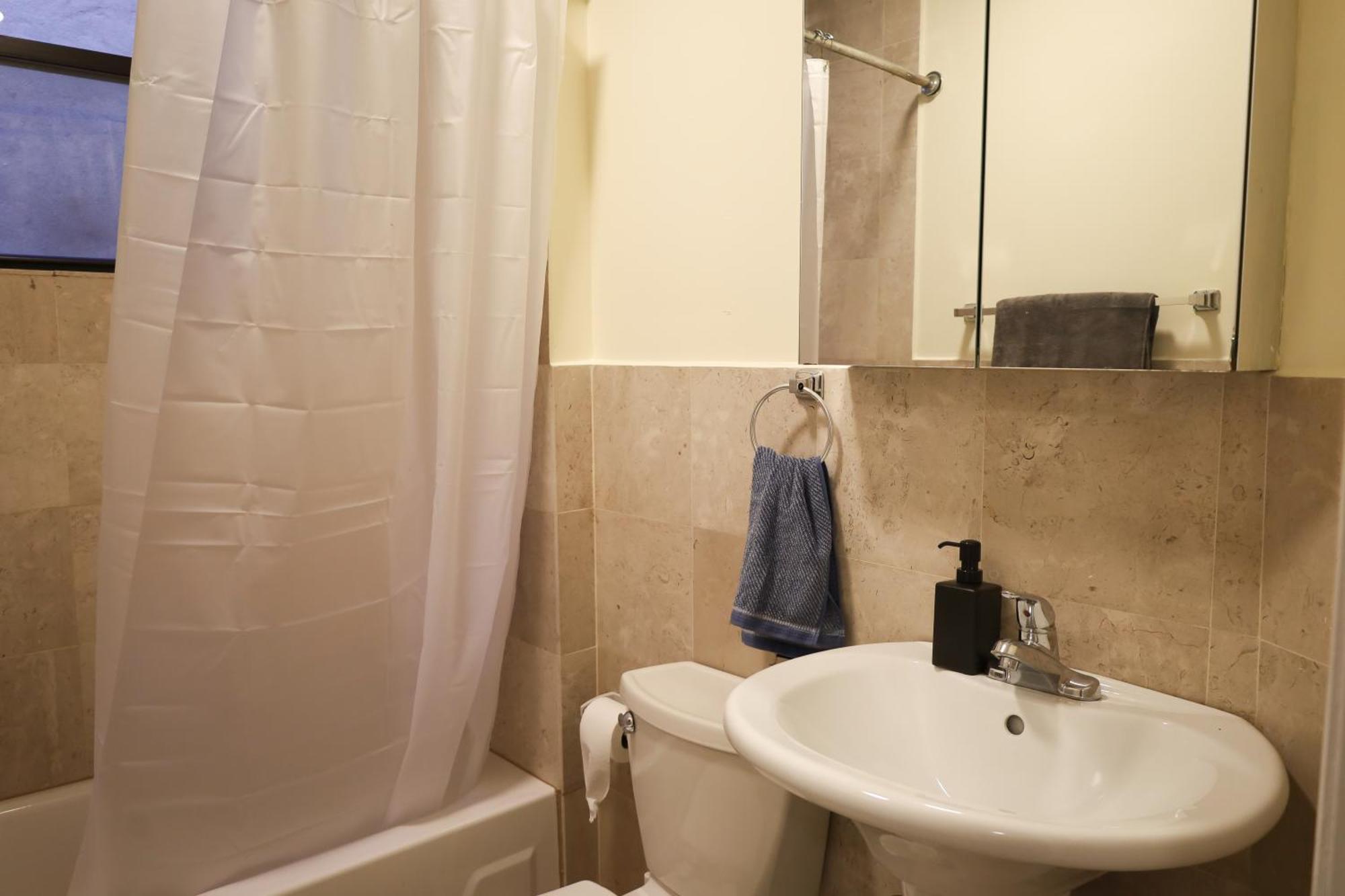 Pangsapuri Family Friendly 4br 2ba In Prime Nyc Location